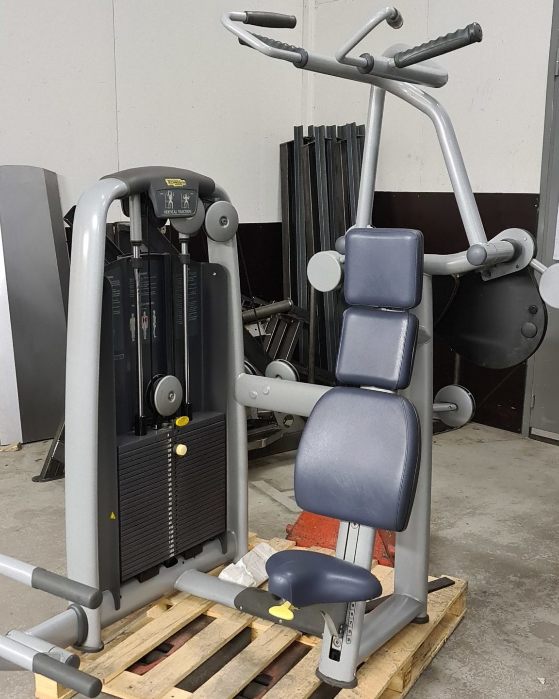 Technogym vertical traction 130kg pakka